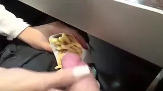 Girl with long nails have a nice work in Mc Donald,s