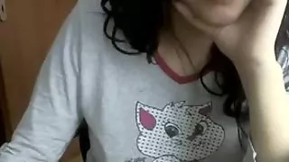 Turkish young woman flashes tits and pussy