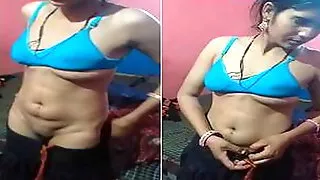Exclusive- Sexy Randi Bhabhi Wearing Cloths A...