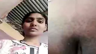 Today Exclusive-Village Girl Showing Her Puss...