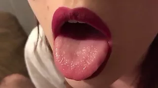 Masked girl gets cum on her tongue and smallow it